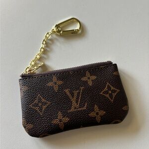 Brown Monogram Coin Keychain Wallet! NEW 👛